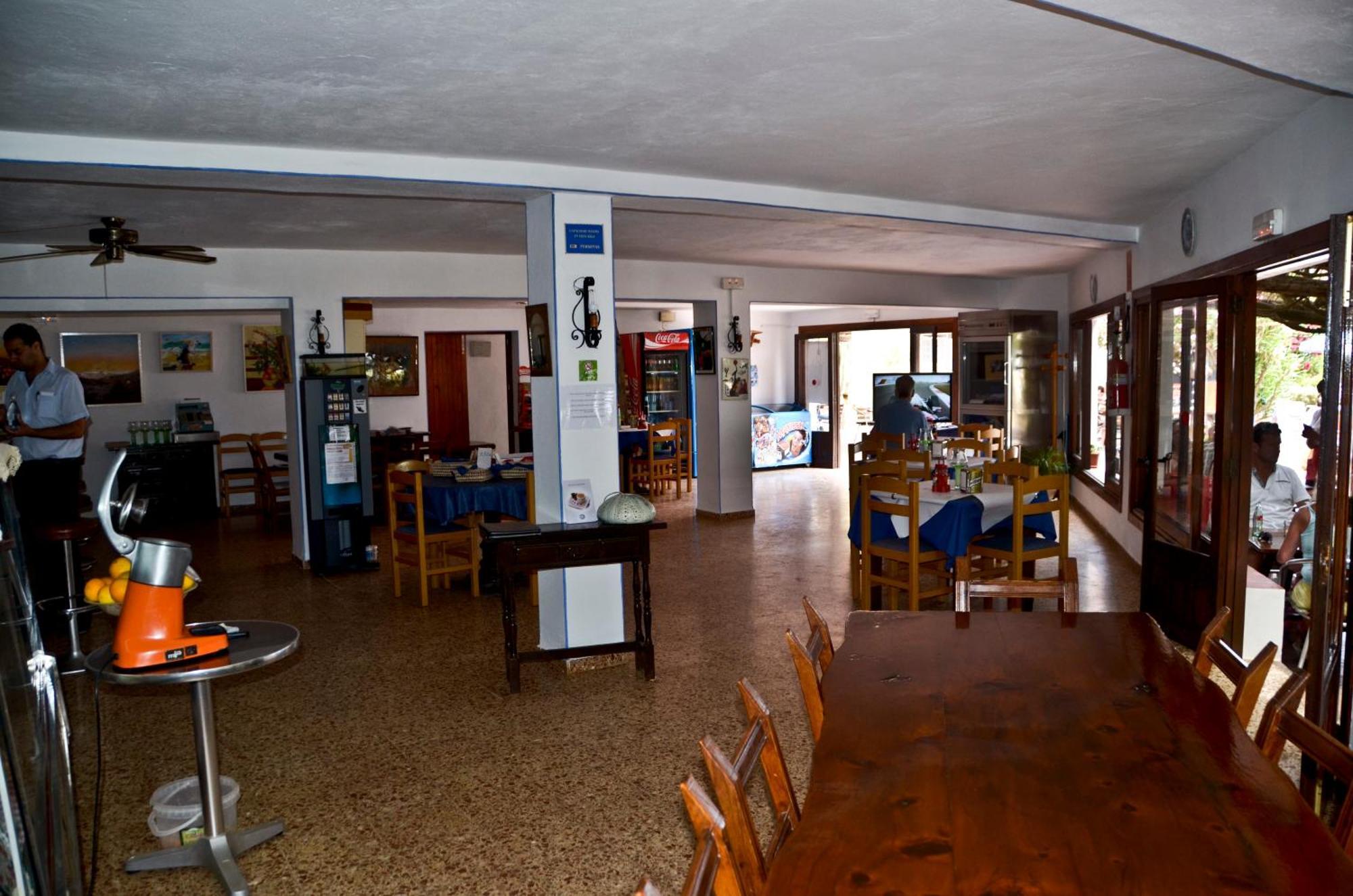 Hostal Alocs Ξενοδοχείο Playa DPlaya Des Figueral Εξωτερικό φωτογραφία